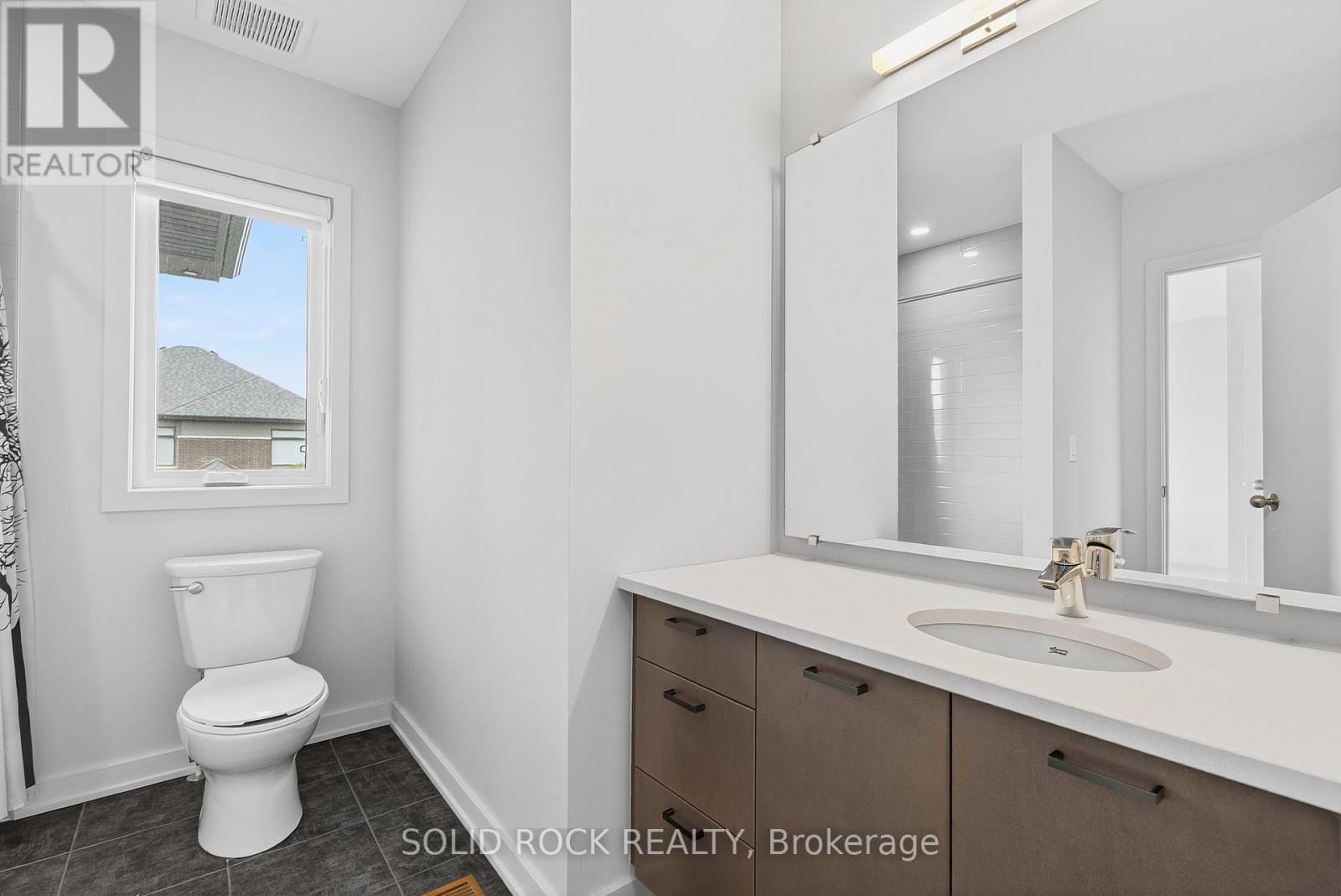 Photo 38 of 624 Odyssey Way, Ottawa ON