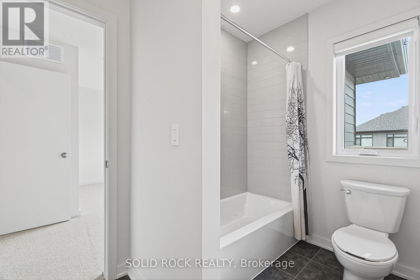 Photo 39 of 624 Odyssey Way, Ottawa ON