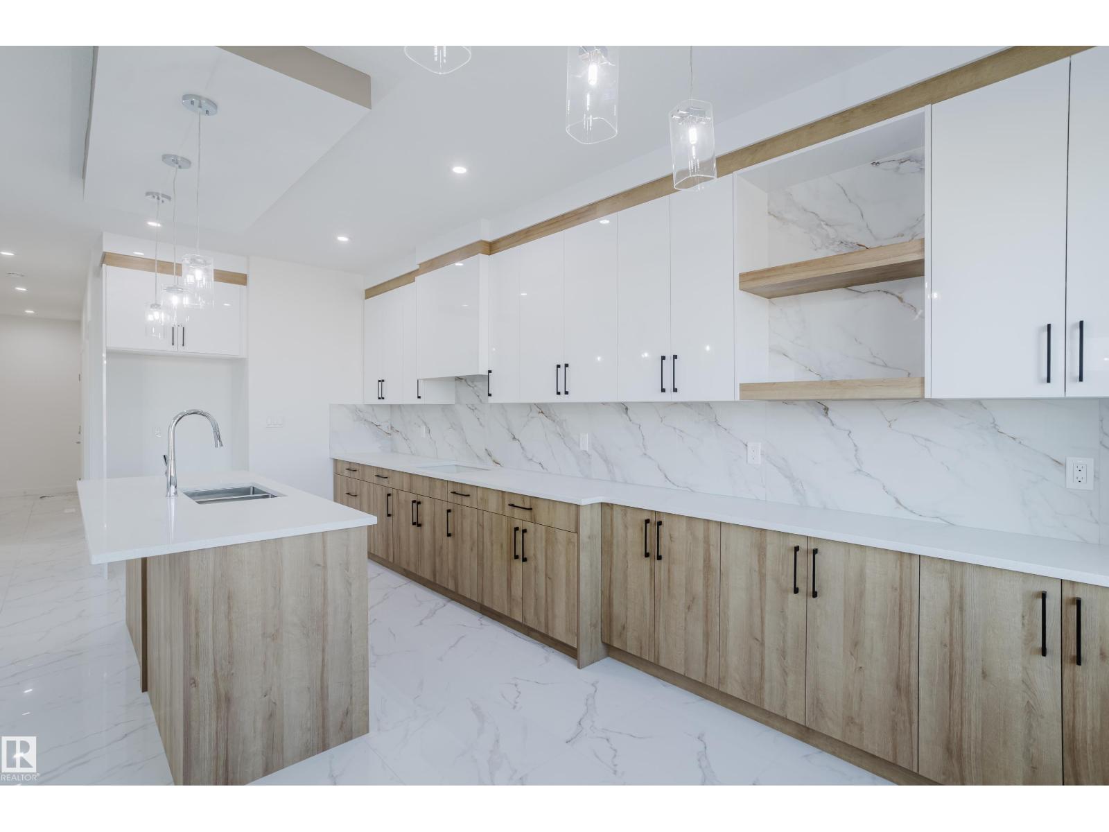 Photo 18 of 924 15 Av Nw, Edmonton AB