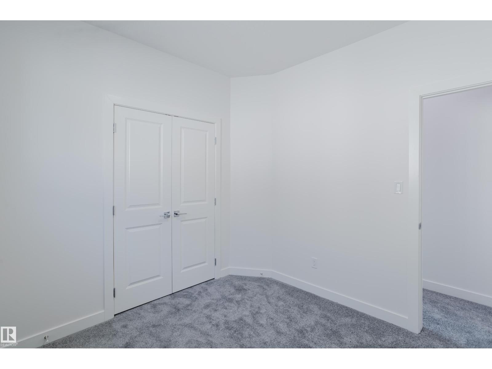 Photo 33 of 924 15 Av Nw, Edmonton AB