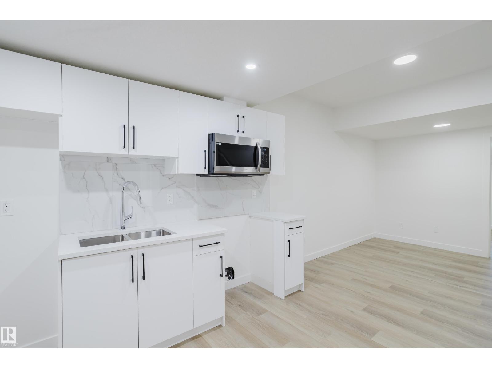 Photo 43 of 924 15 Av Nw, Edmonton AB