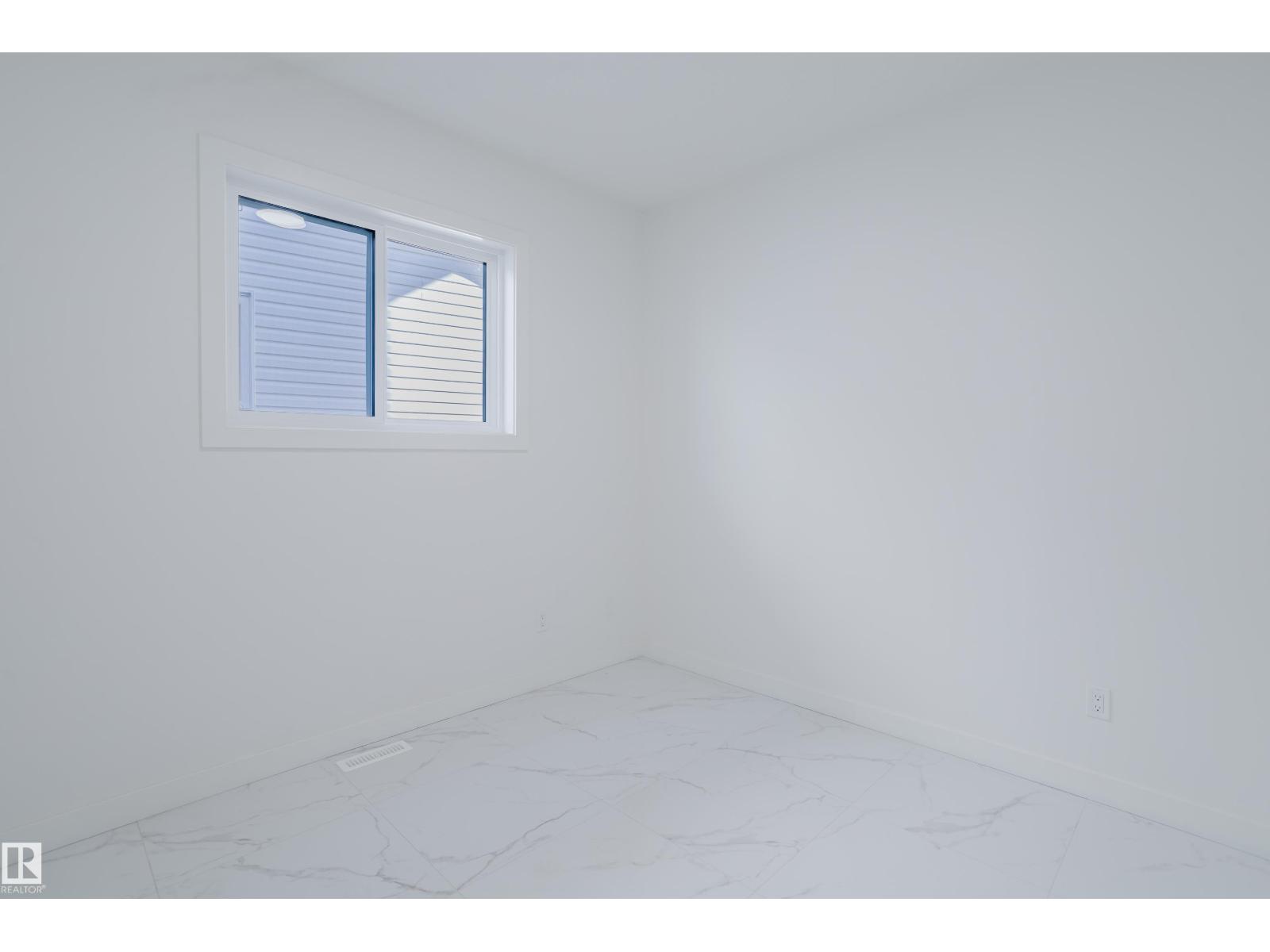 Photo 6 of 924 15 Av Nw, Edmonton AB