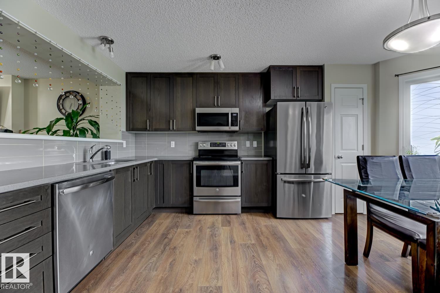 Photo 11 of 754 Eagleson Cr Nw, Edmonton AB