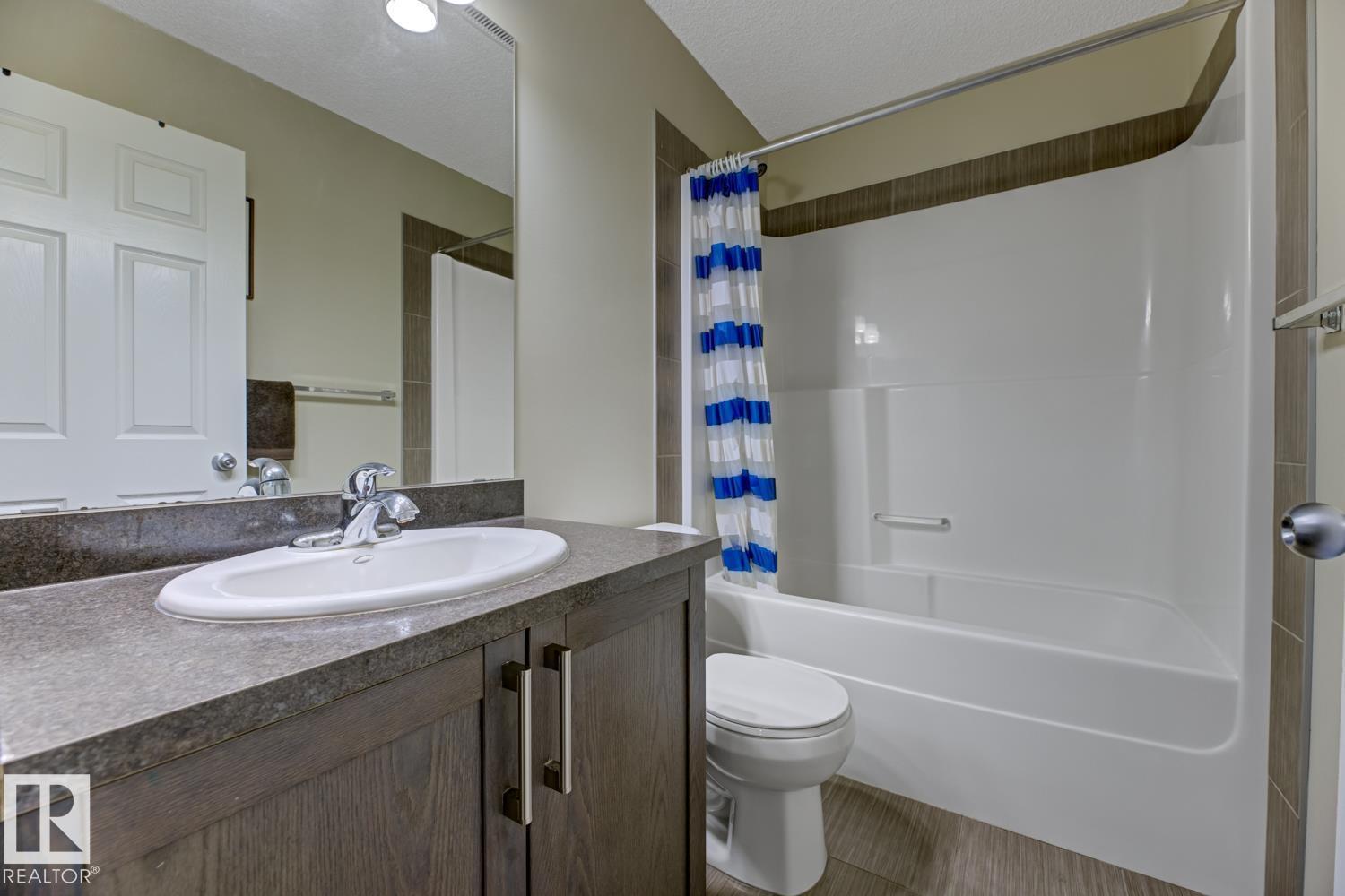 Photo 16 of 754 Eagleson Cr Nw, Edmonton AB