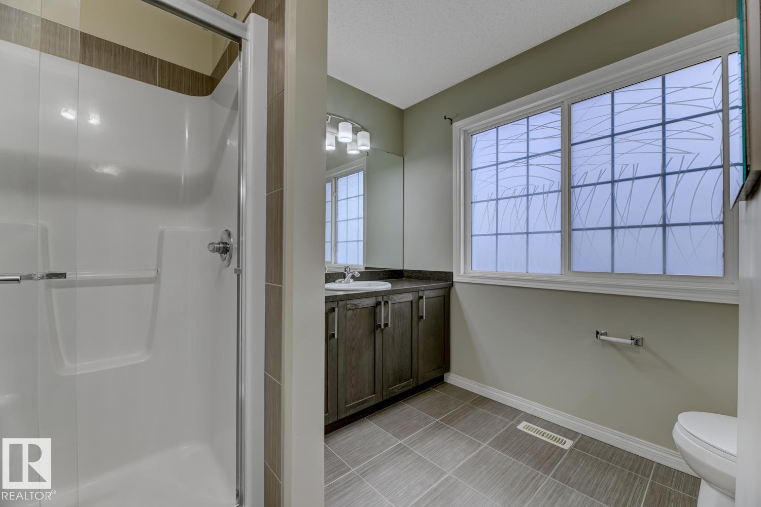 Photo 19 of 754 Eagleson Cr Nw, Edmonton AB