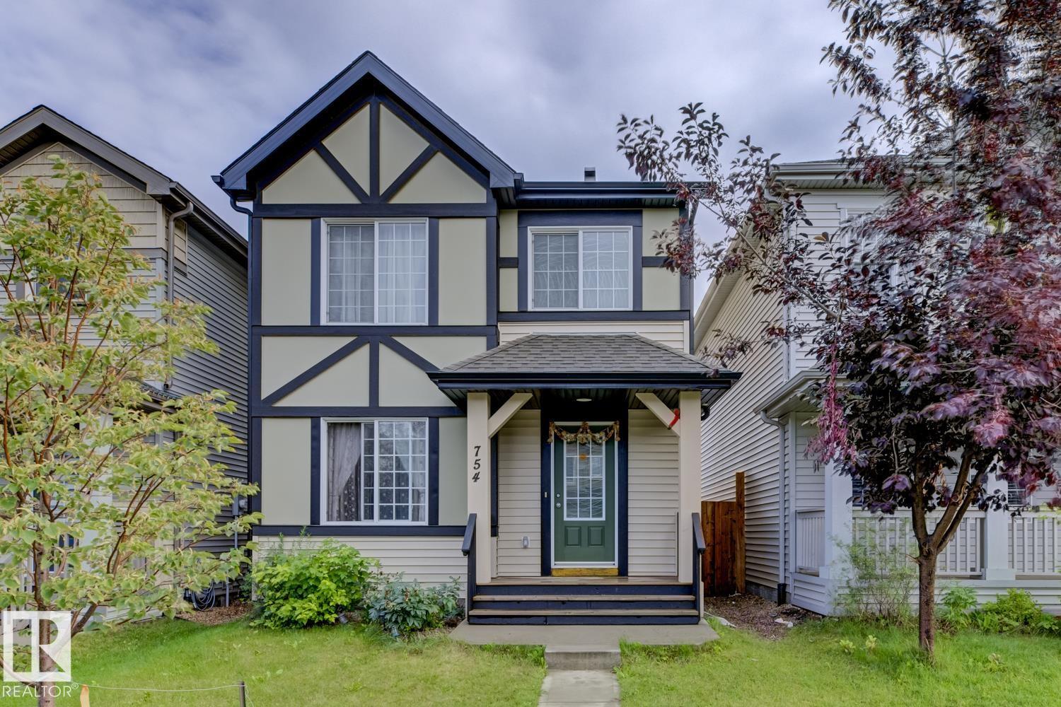 Photo 2 of 754 Eagleson Cr Nw, Edmonton AB