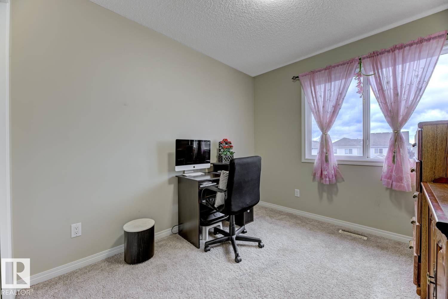 Photo 21 of 754 Eagleson Cr Nw, Edmonton AB