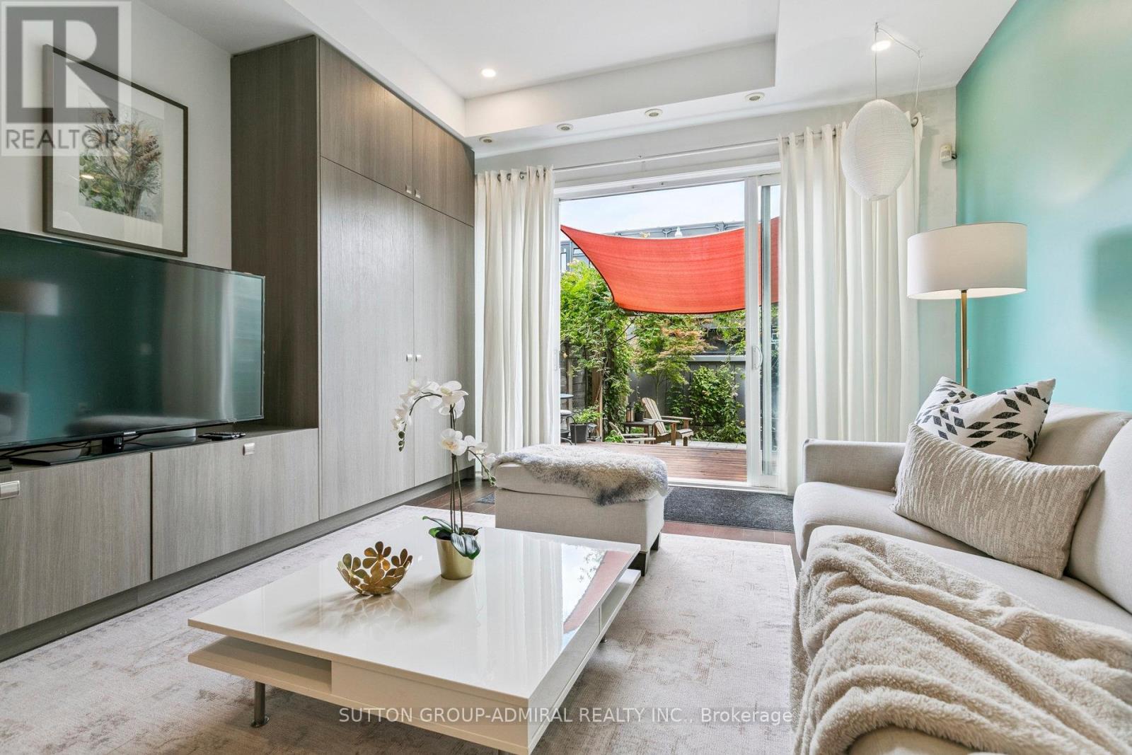Photo 10 of 492 Shaw Street, Toronto ON