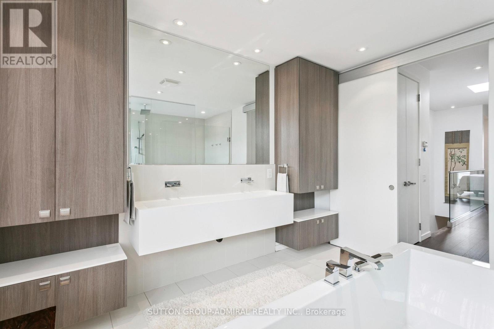 Photo 22 of 492 Shaw Street, Toronto ON