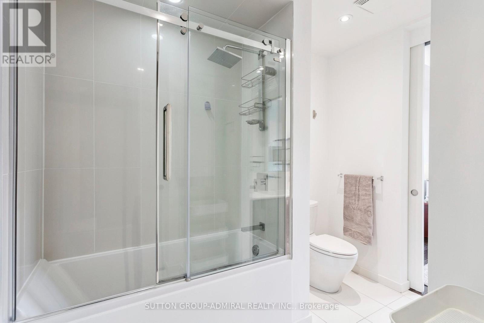 Photo 32 of 492 Shaw Street, Toronto ON