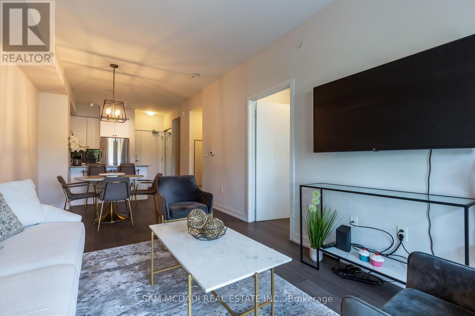 Photo 23 of 114 555 William Graham Drive, Aurora ON