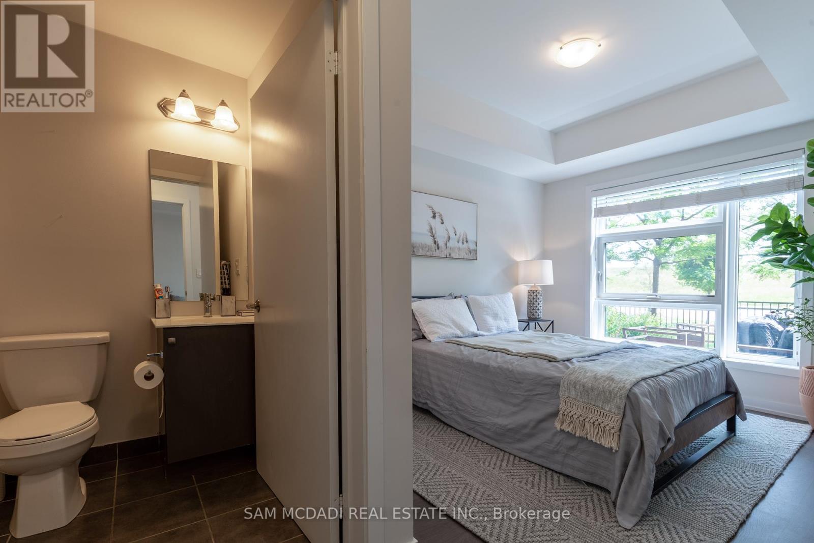Photo 24 of 114 555 William Graham Drive, Aurora ON