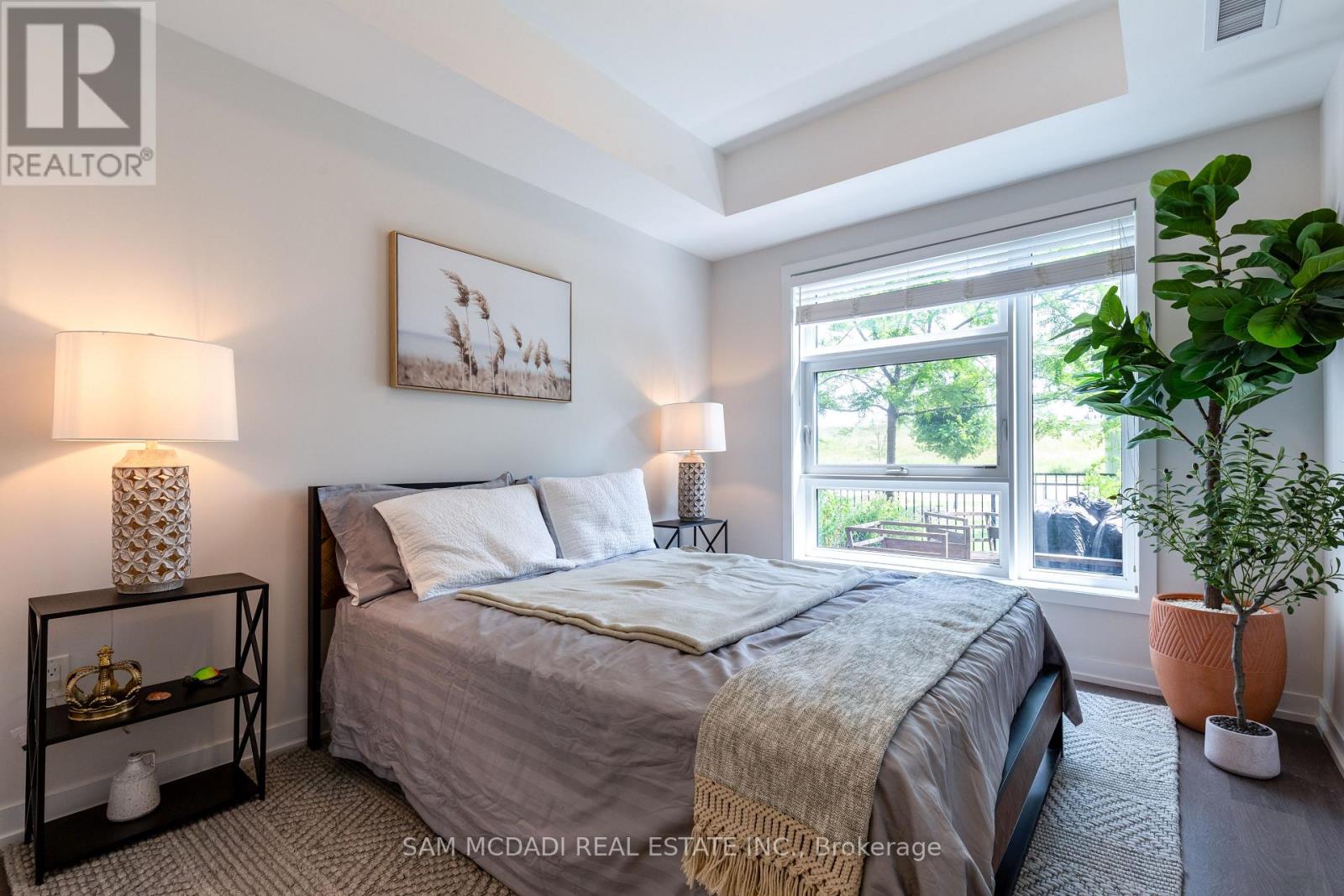 Photo 26 of 114 555 William Graham Drive, Aurora ON