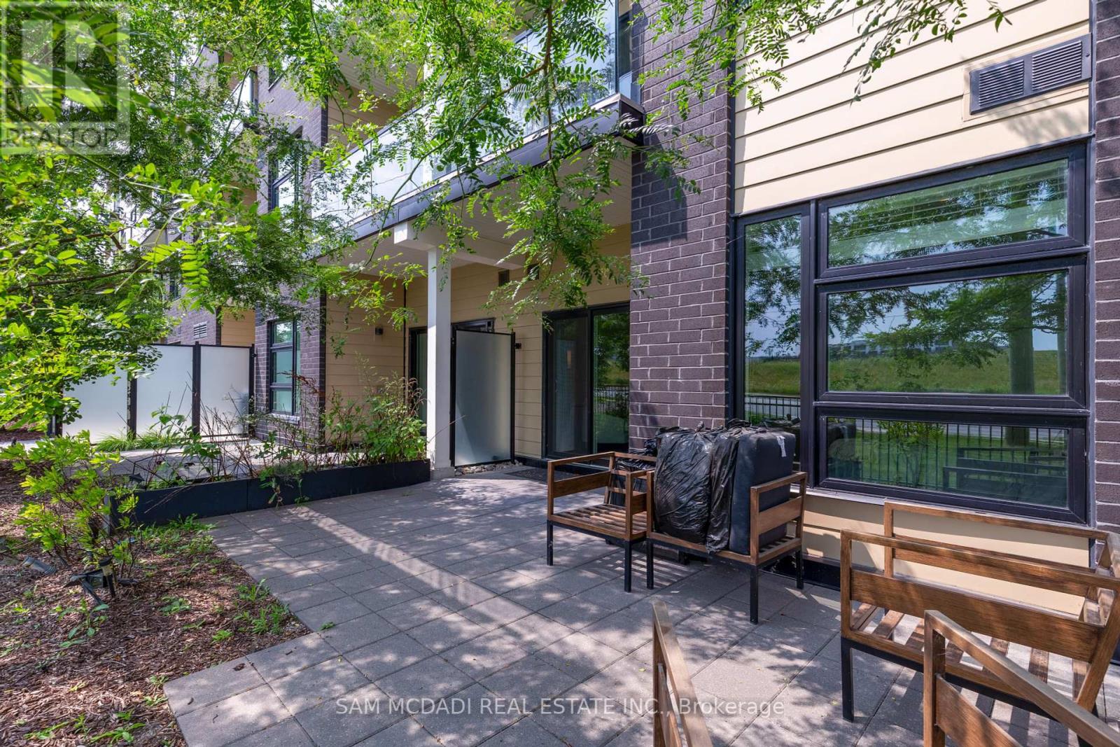 Photo 28 of 114 555 William Graham Drive, Aurora ON