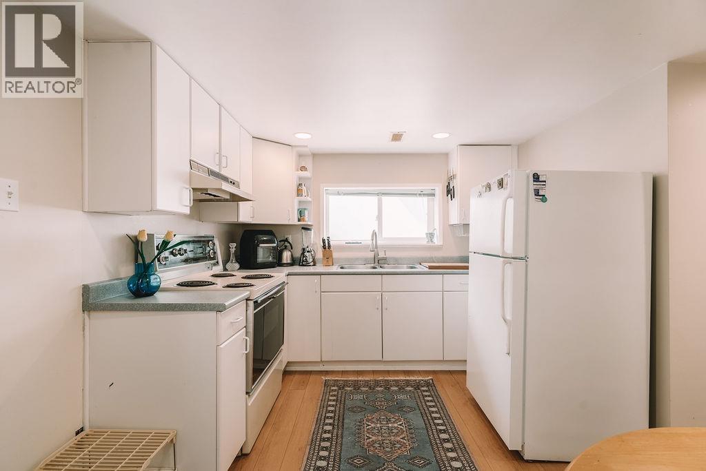Photo 12 of 440 E 34th Avenue, Vancouver BC
