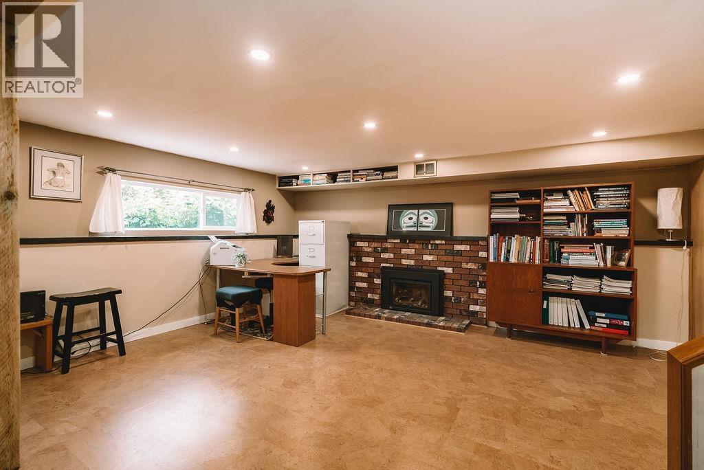 Photo 13 of 440 E 34th Avenue, Vancouver BC