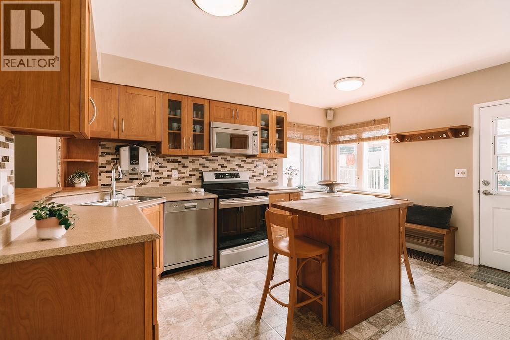 Photo 5 of 440 E 34th Avenue, Vancouver BC