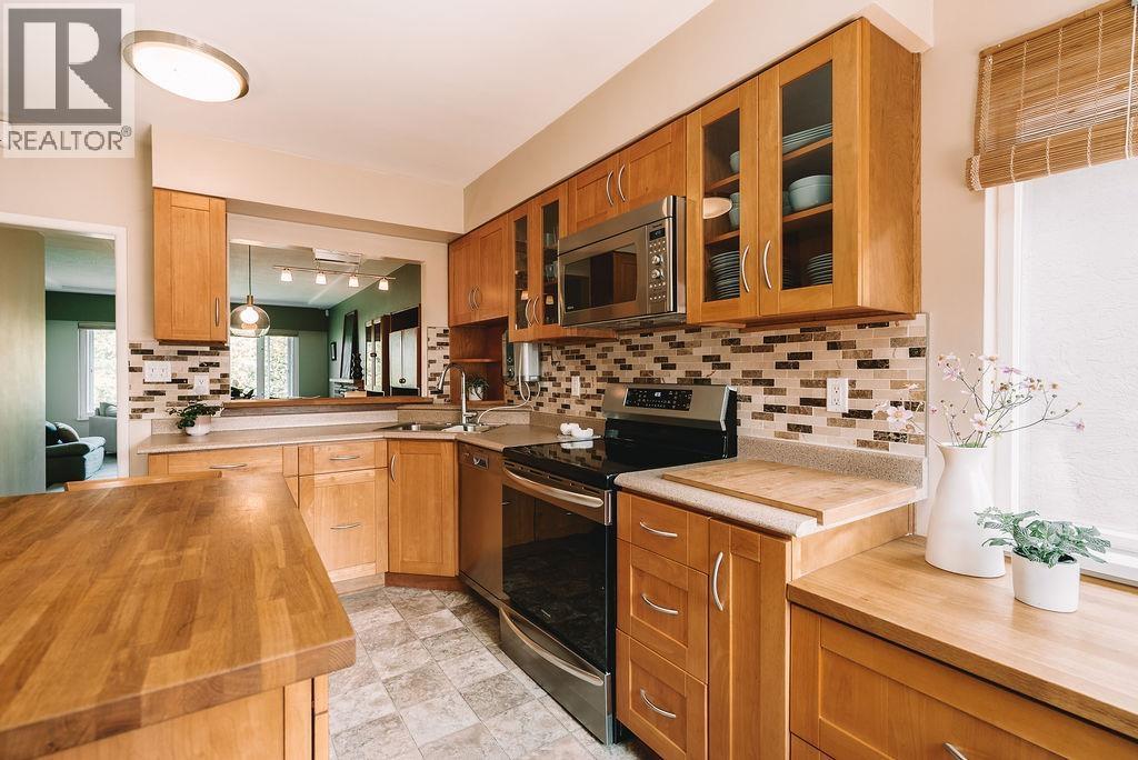 Photo 7 of 440 E 34th Avenue, Vancouver BC