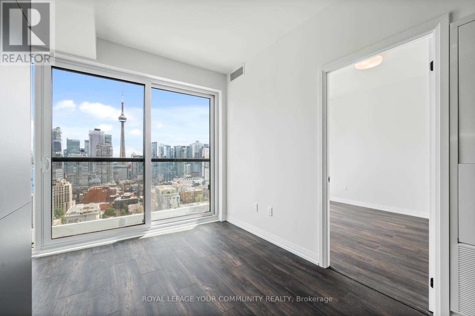 Photo 12 of 2708 280 Dundas Street W, Toronto ON