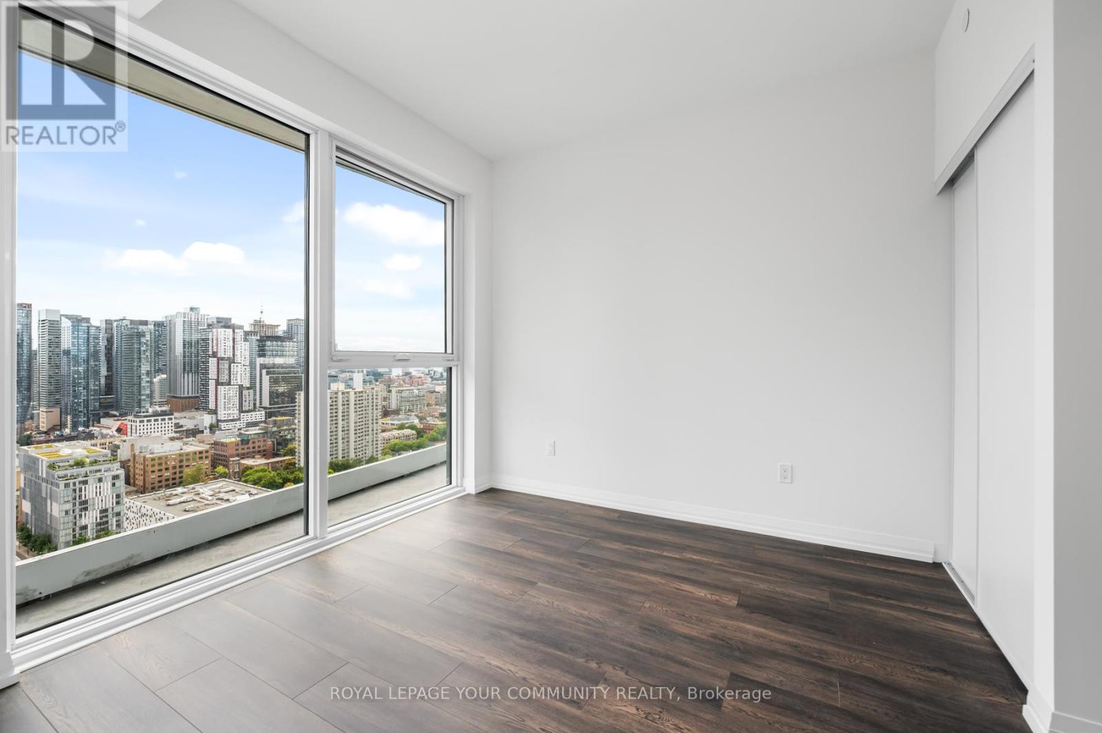 Photo 13 of 2708 280 Dundas Street W, Toronto ON