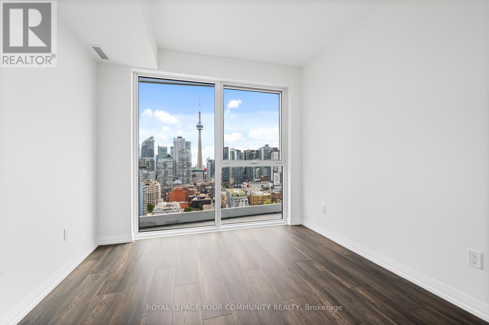 Photo 14 of 2708 280 Dundas Street W, Toronto ON