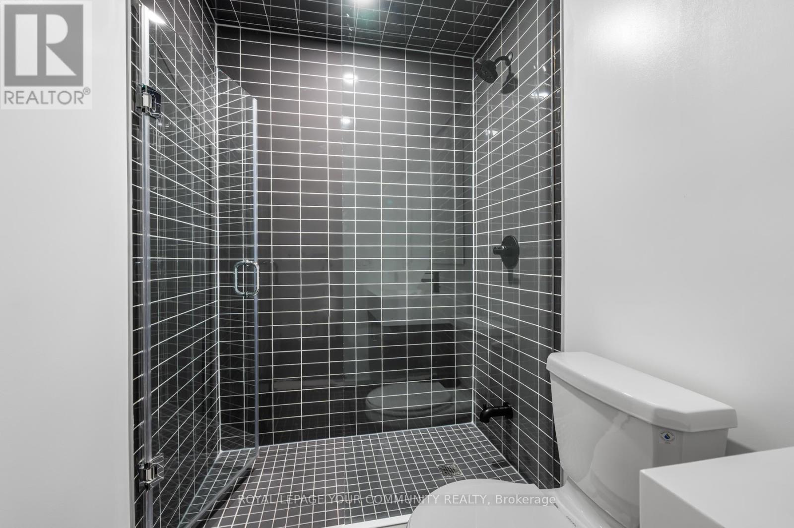 Photo 19 of 2708 280 Dundas Street W, Toronto ON