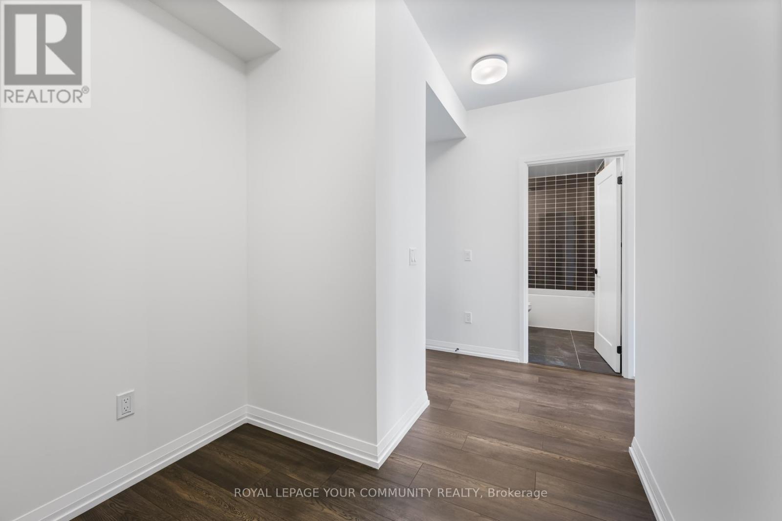 Photo 21 of 2708 280 Dundas Street W, Toronto ON