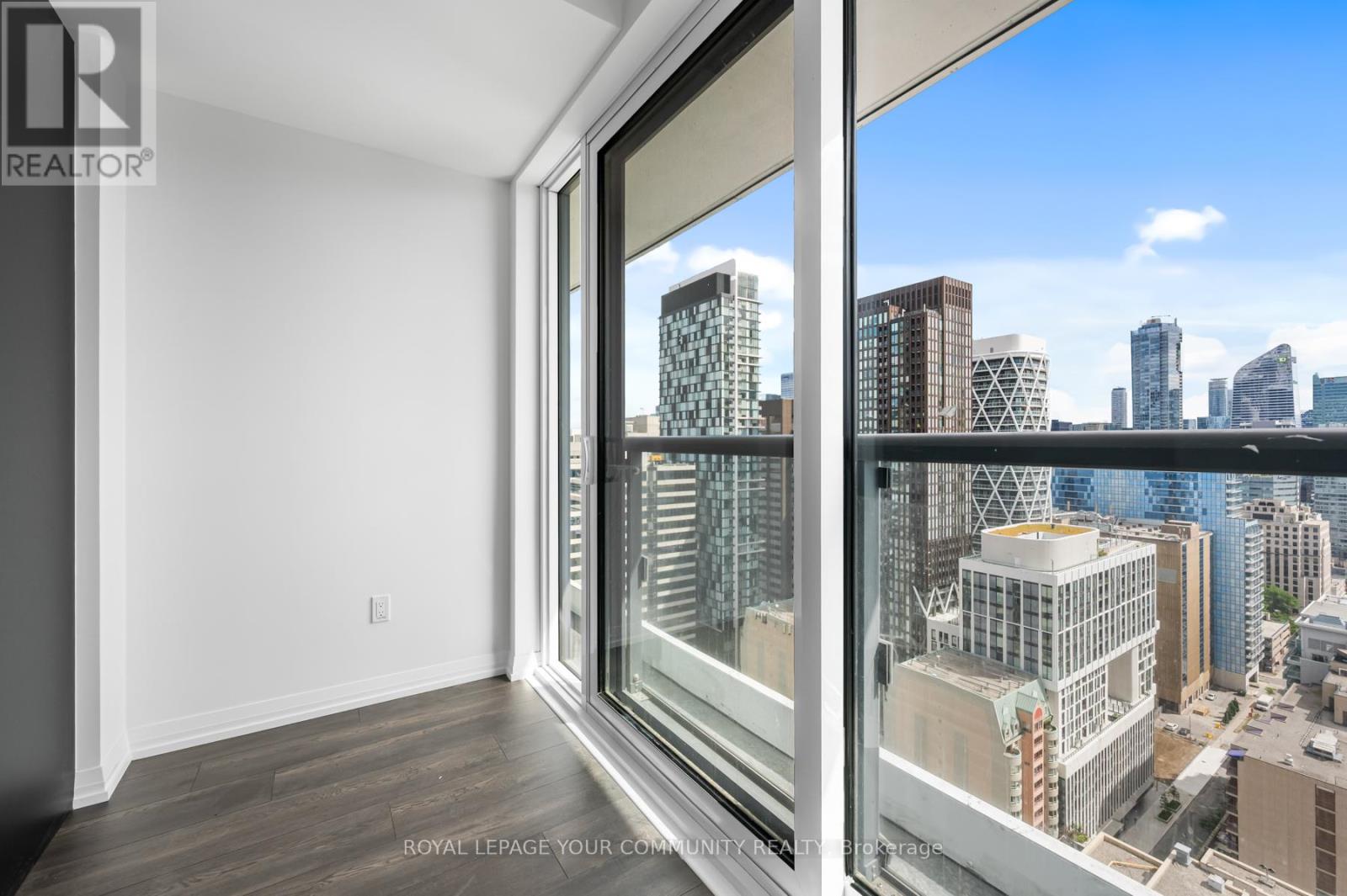 Photo 7 of 2708 280 Dundas Street W, Toronto ON