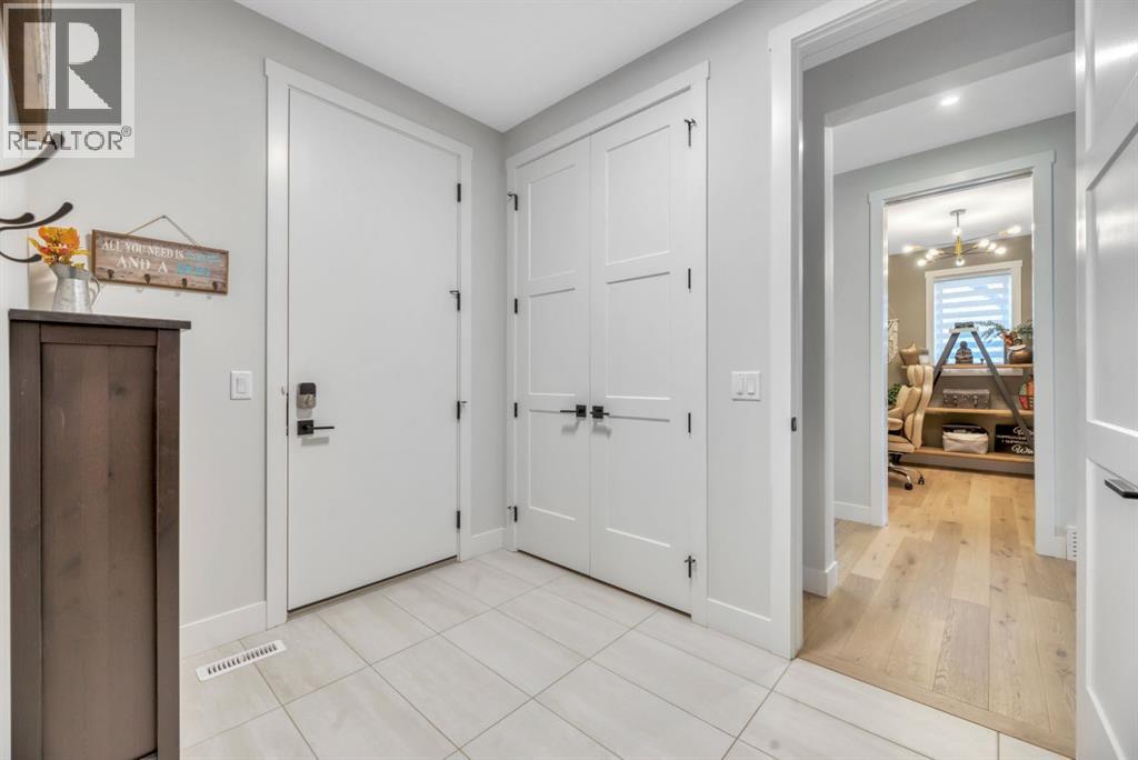 Photo 19 of 252 Marina Grove Se, Calgary AB