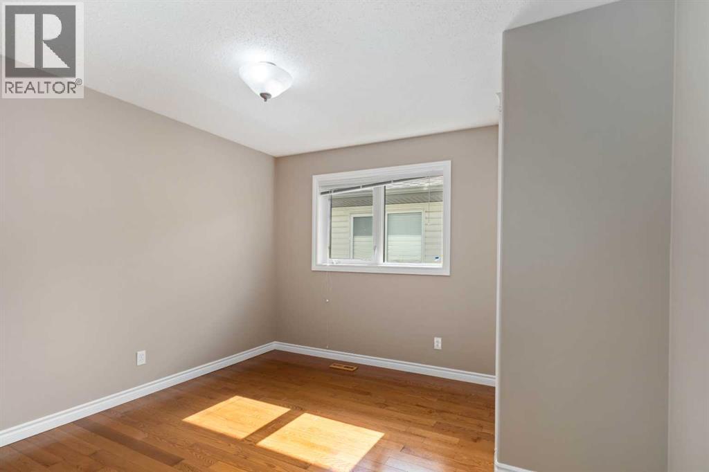 Photo 16 of 141 Ocoffey Crescent, Fort Mcmurray AB