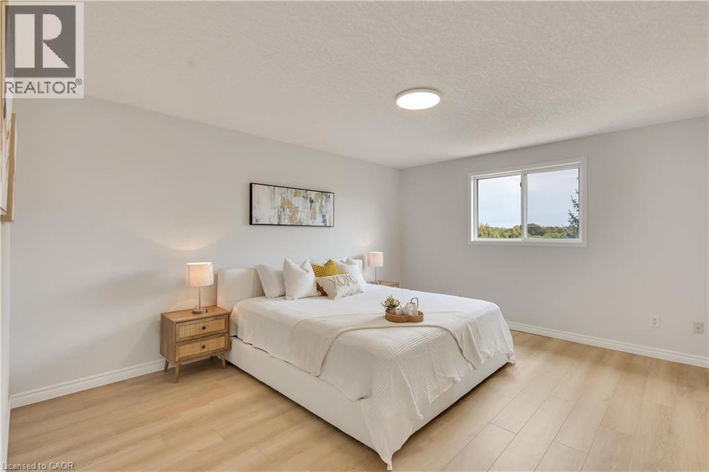Photo 18 of 205 Holbeach Crescent, Waterloo ON