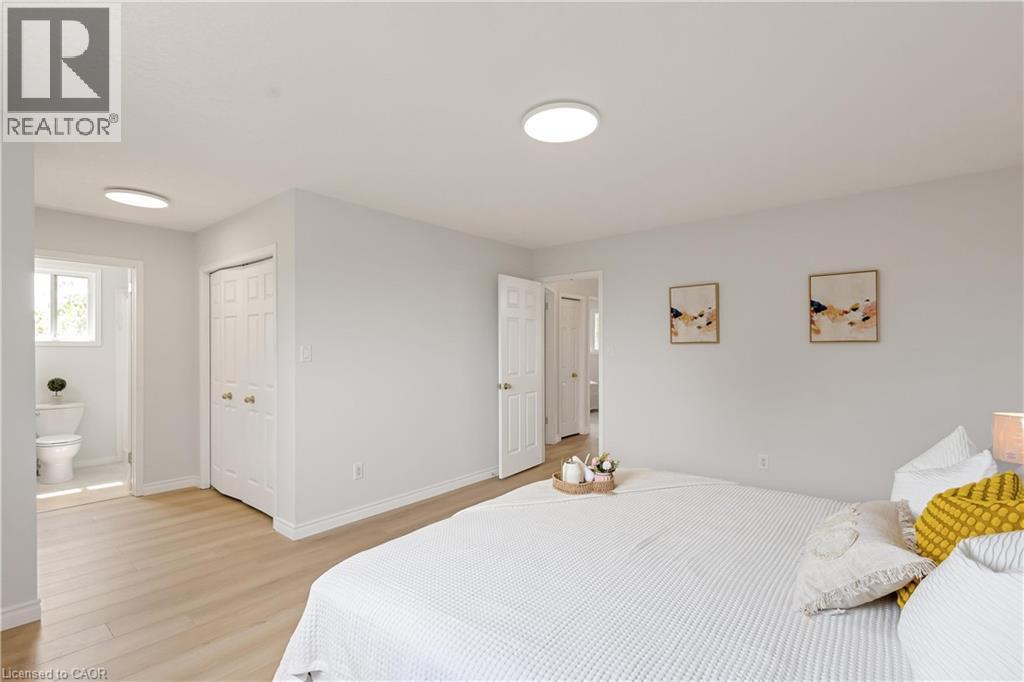 Photo 19 of 205 Holbeach Crescent, Waterloo ON
