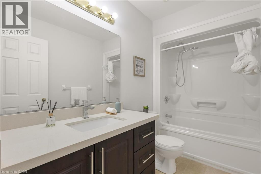 Photo 24 of 205 Holbeach Crescent, Waterloo ON