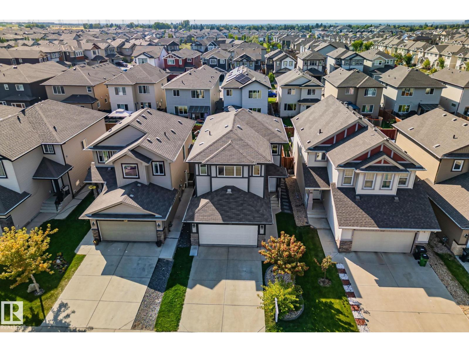 Photo 2 of 1436 29 Street Nw, Edmonton AB