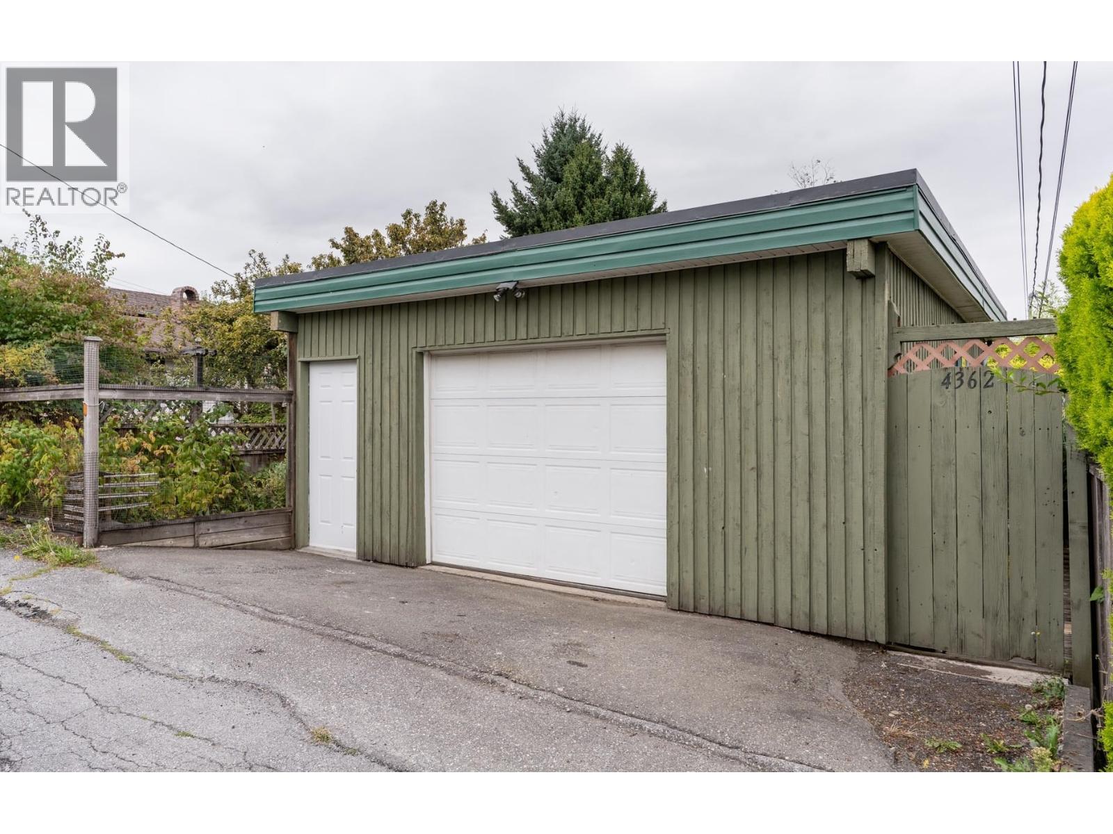 Photo 32 of 4362 Cambridge Street, Burnaby BC