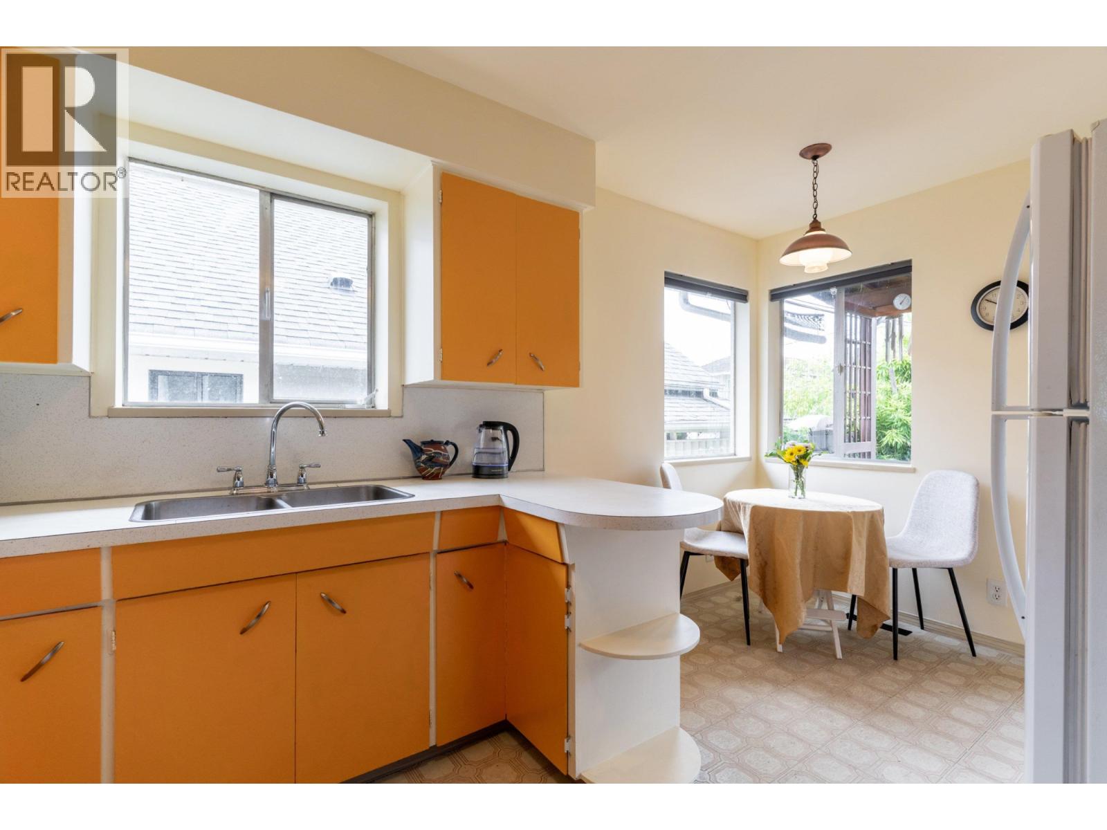 Photo 12 of 4362 Cambridge Street, Burnaby BC