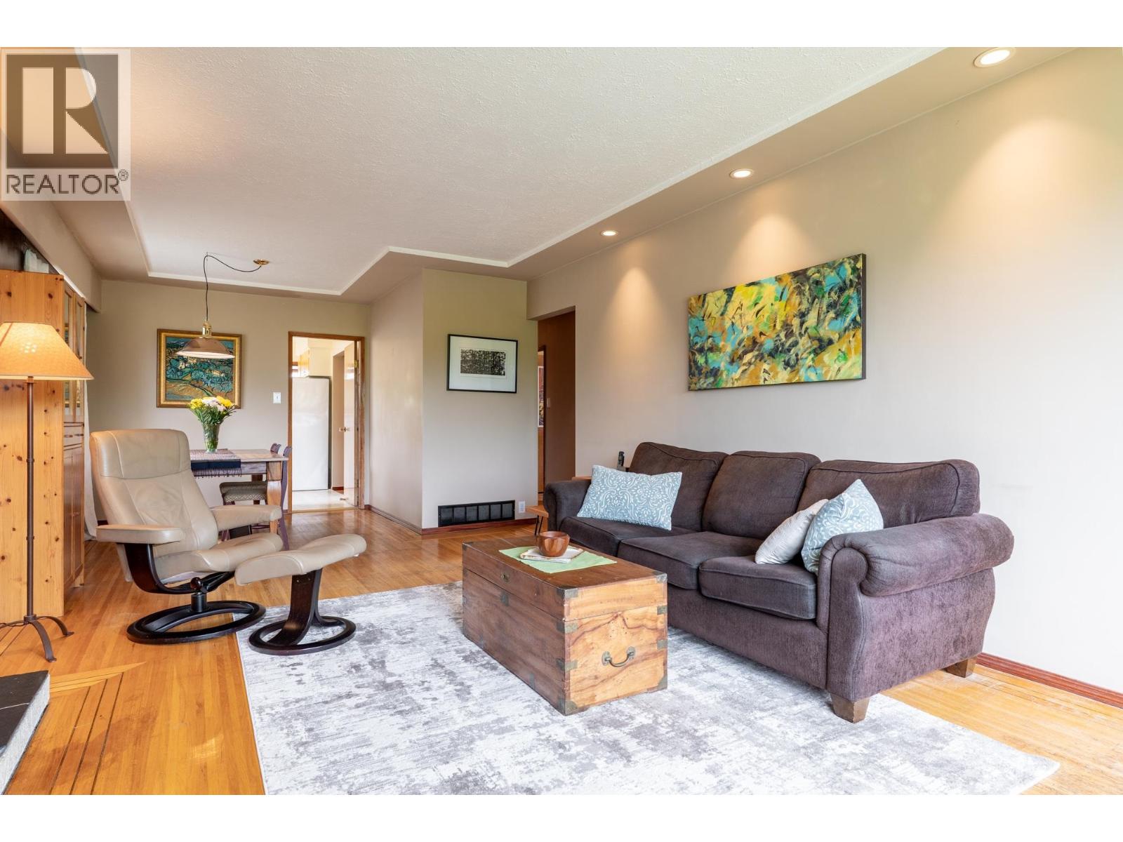 Photo 7 of 4362 Cambridge Street, Burnaby BC