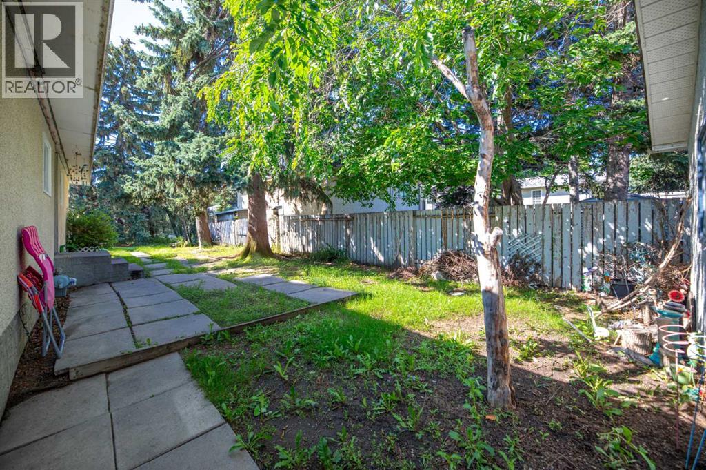 Photo 21 of 7304 36 Avenue Nw, Calgary AB