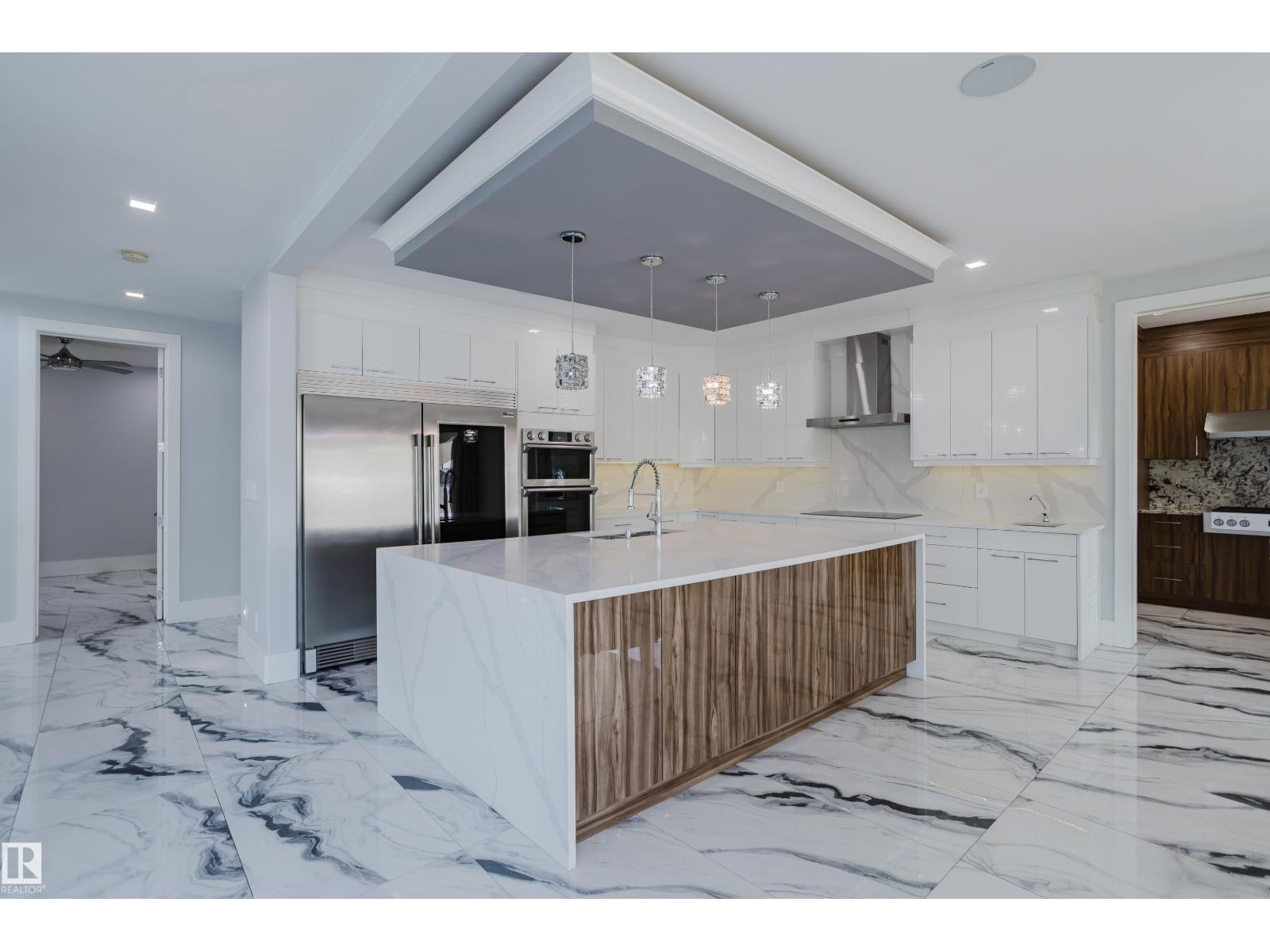 Photo 11 of 1440 25 St Nw, Edmonton AB