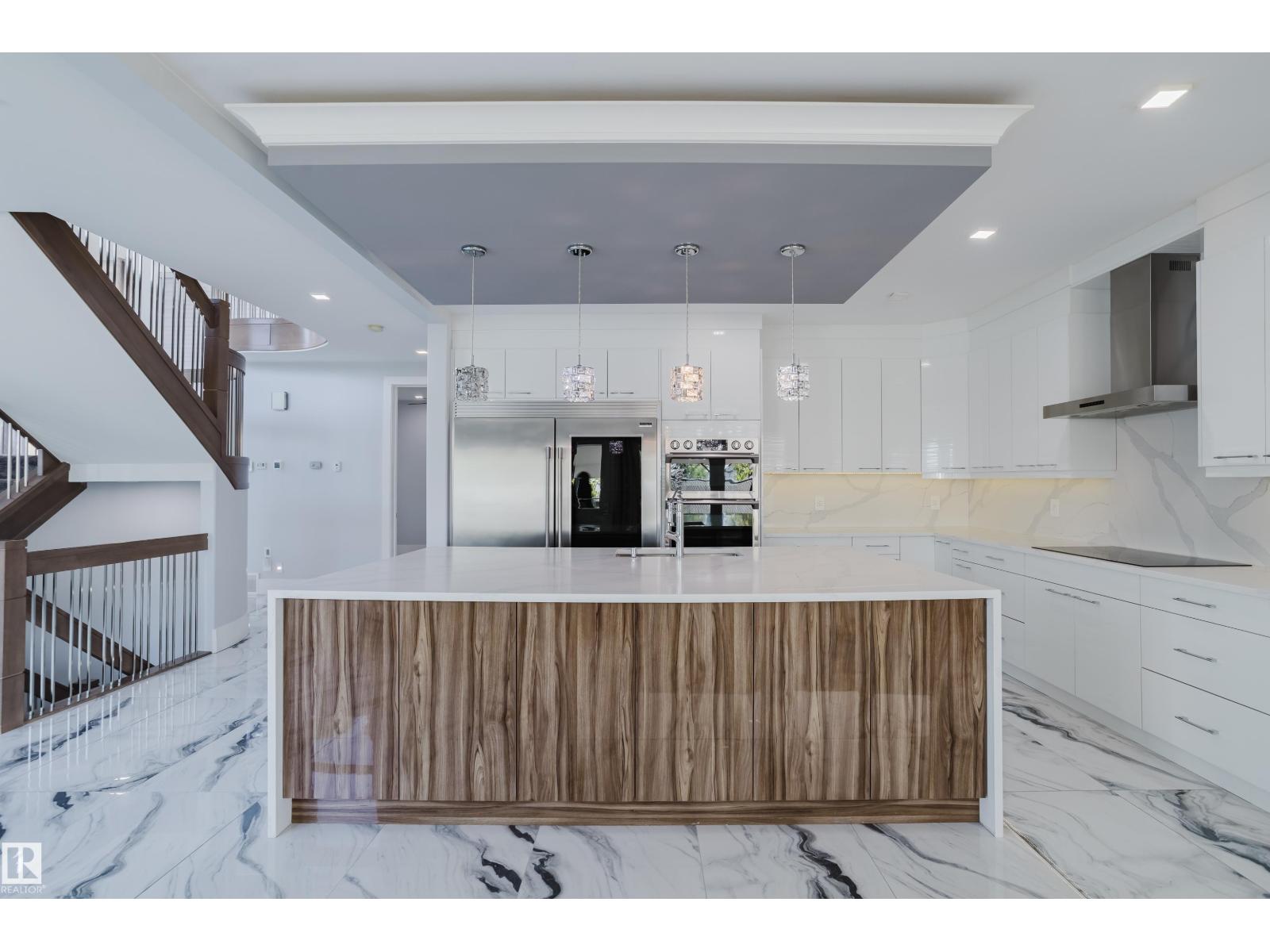 Photo 12 of 1440 25 St Nw, Edmonton AB