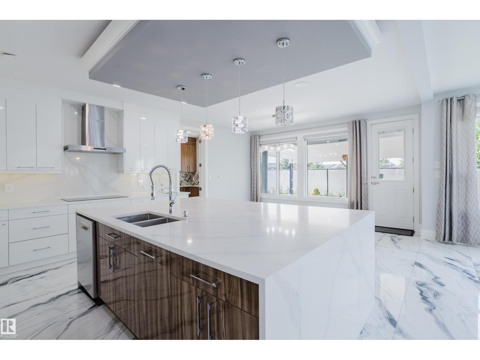 Photo 15 of 1440 25 St Nw, Edmonton AB