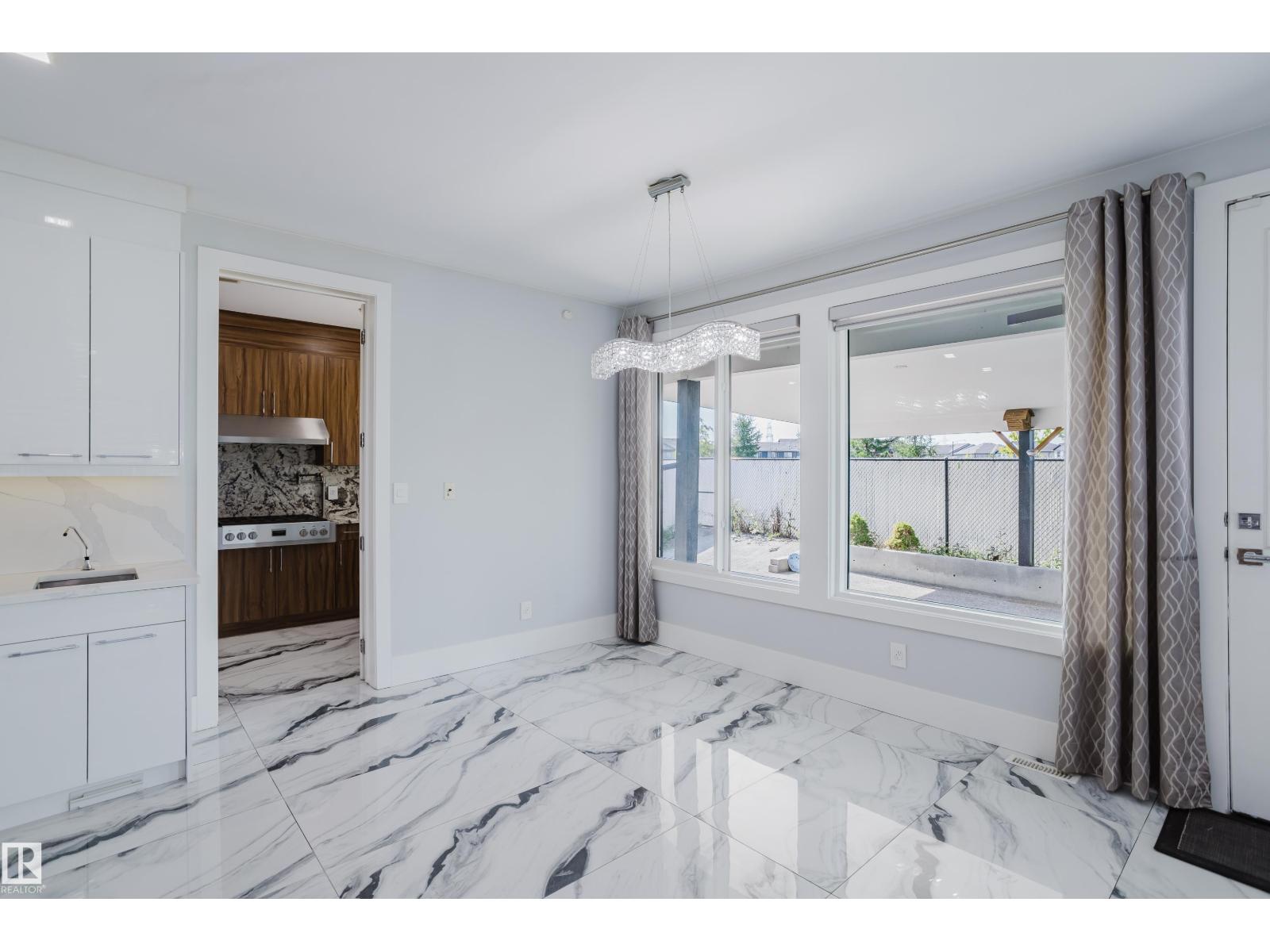Photo 17 of 1440 25 St Nw, Edmonton AB