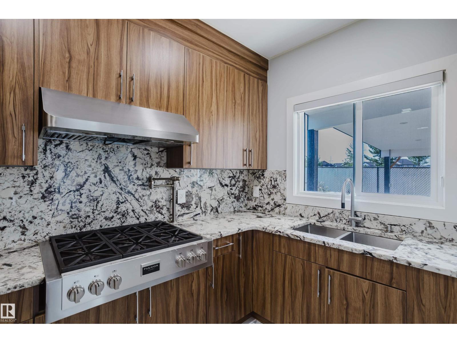 Photo 18 of 1440 25 St Nw, Edmonton AB