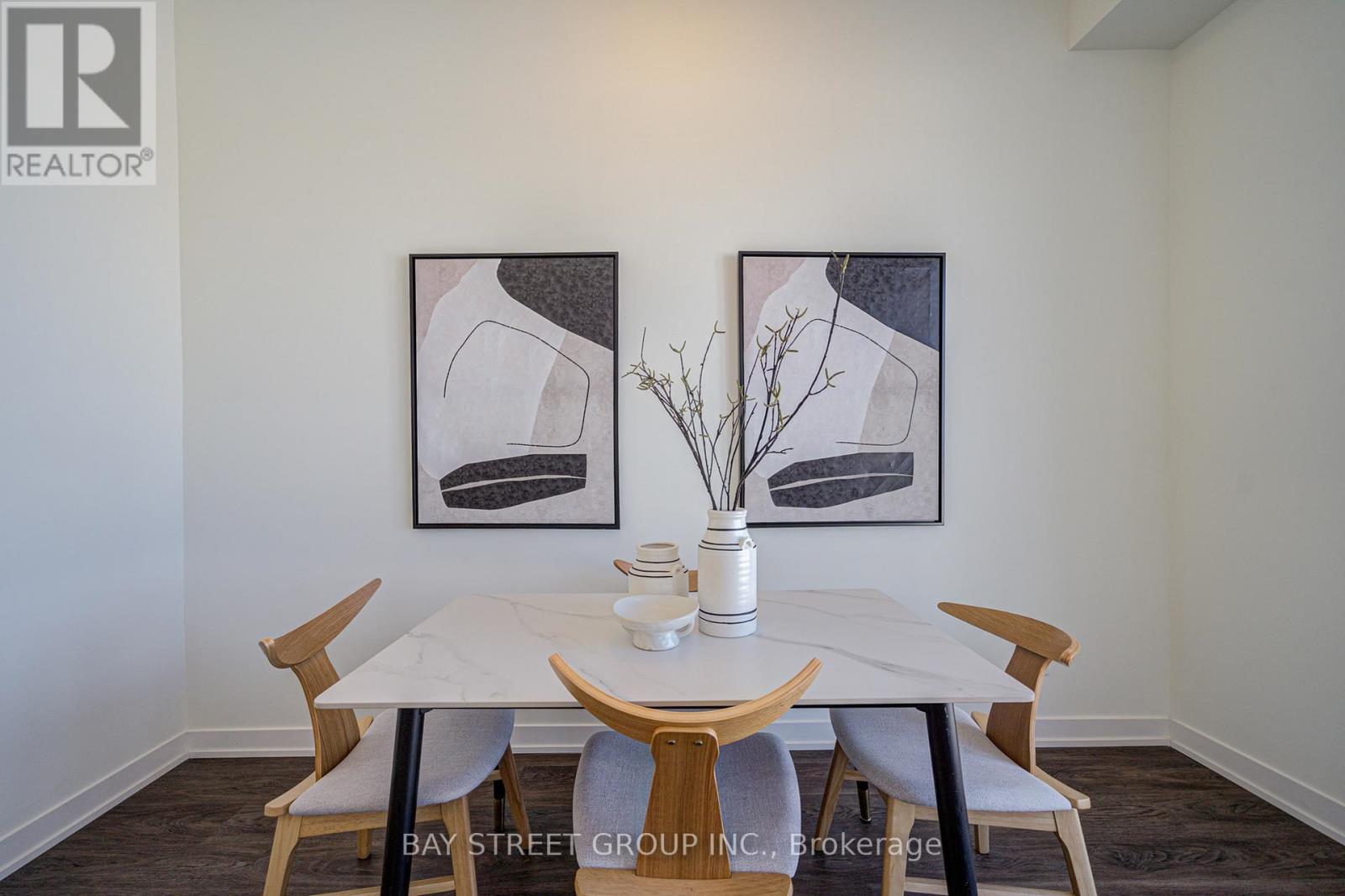 Photo 10 of 602 7 Steckley House Lane, Richmond Hill ON