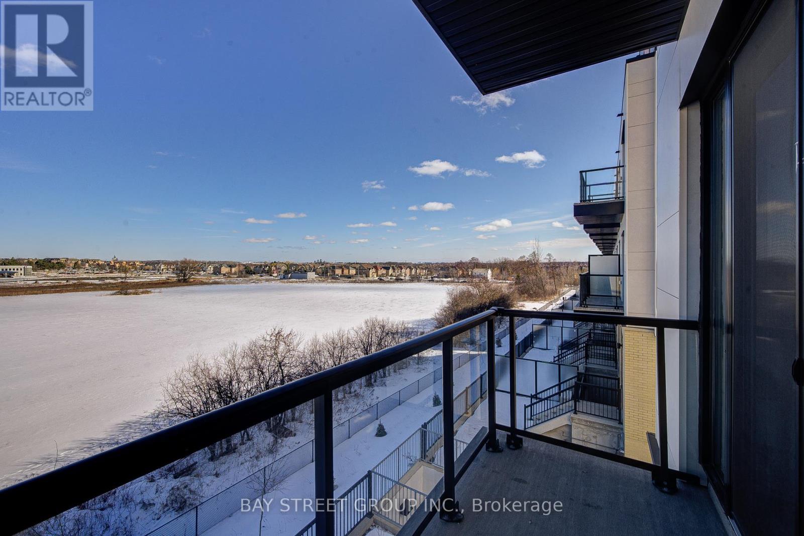 Photo 16 of 602 7 Steckley House Lane, Richmond Hill ON