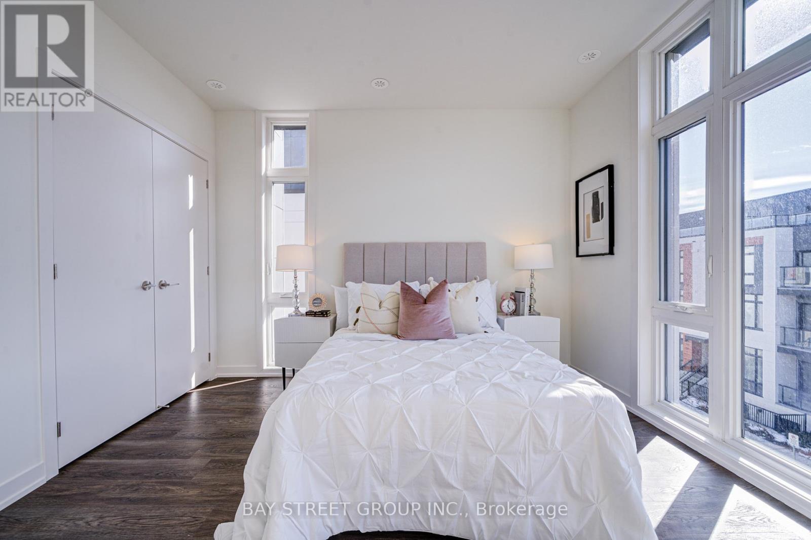 Photo 26 of 602 7 Steckley House Lane, Richmond Hill ON