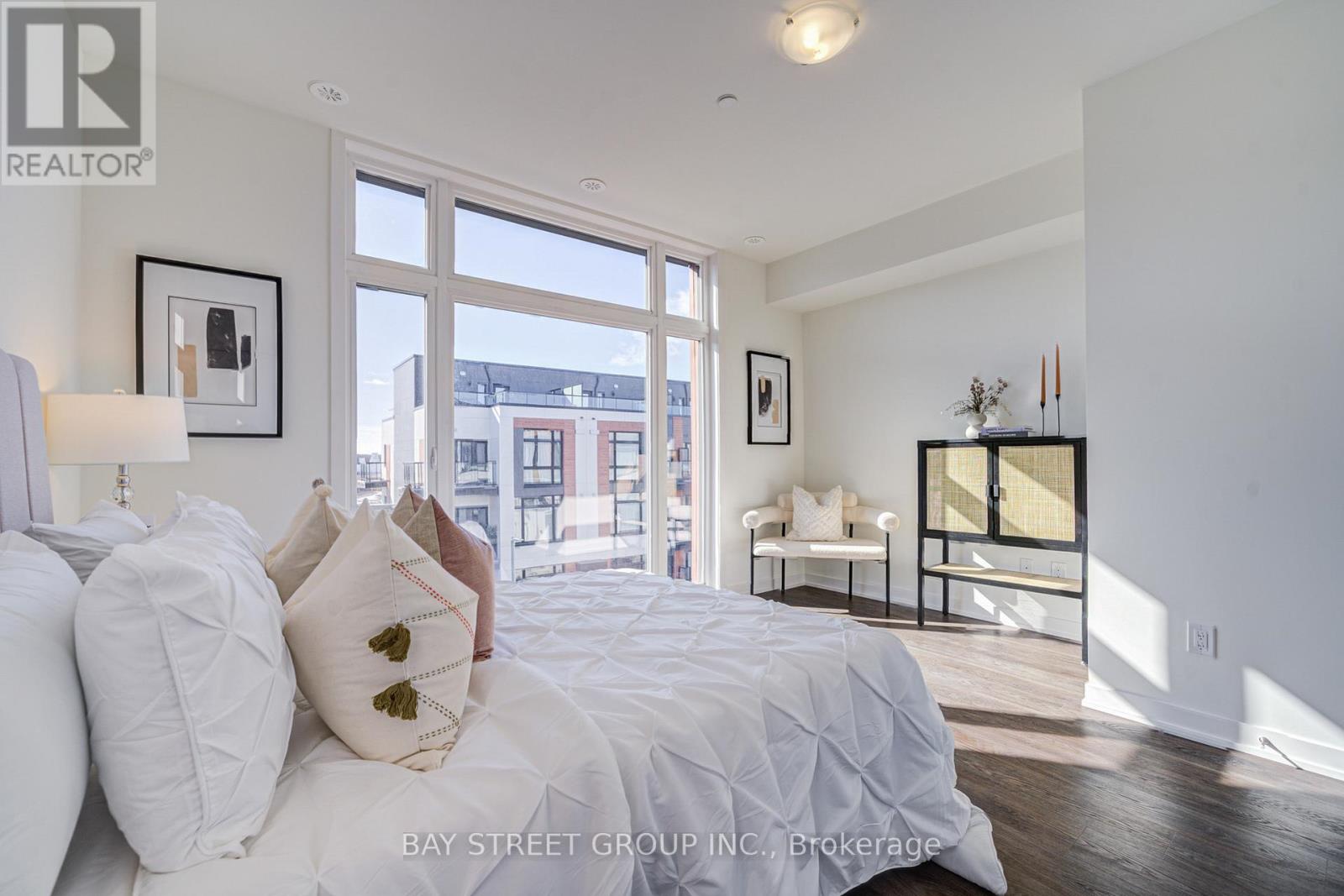 Photo 28 of 602 7 Steckley House Lane, Richmond Hill ON
