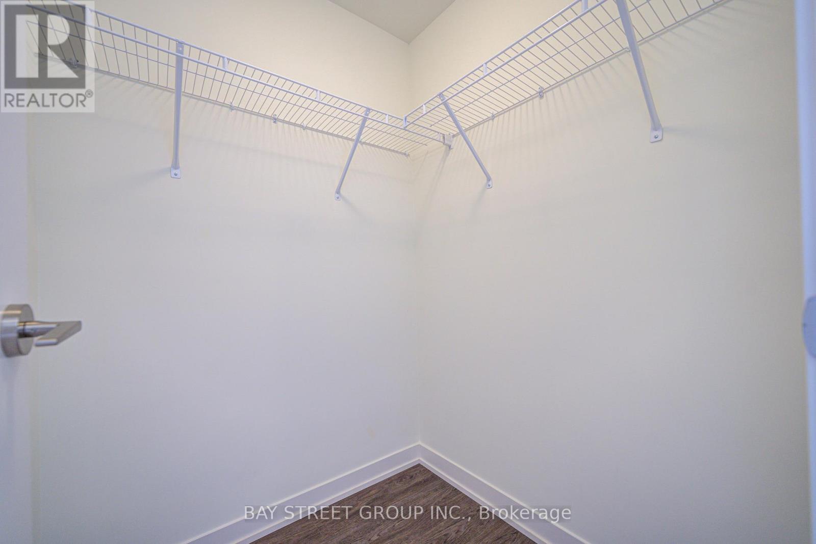 Photo 46 of 602 7 Steckley House Lane, Richmond Hill ON