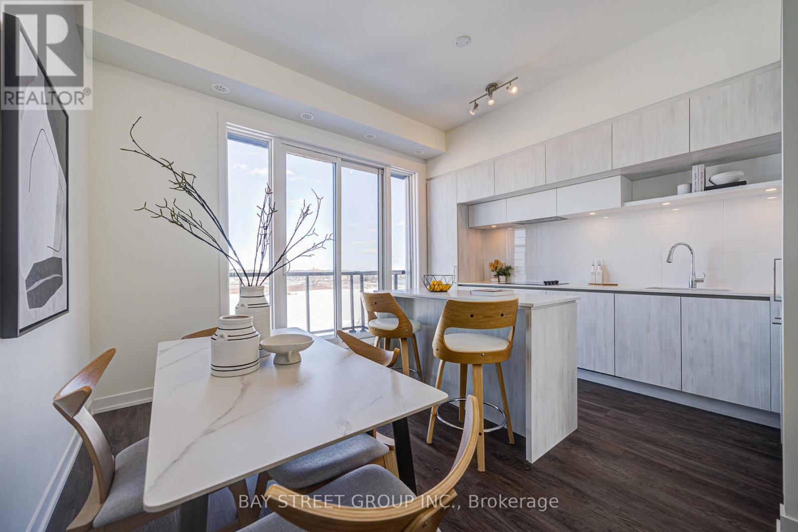 Photo 9 of 602 7 Steckley House Lane, Richmond Hill ON