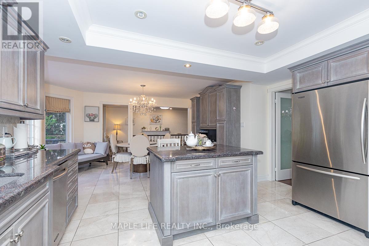 Photo 10 of 1 Elderwood Drive, Richmond Hill ON